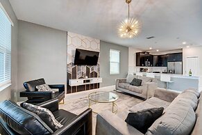 Resort Getaway w/ Home Theater: 7 Mi to Disney!