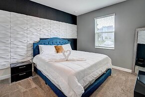 Resort Getaway w/ Home Theater: 7 Mi to Disney!