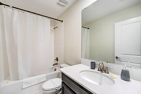 Resort Getaway w/ Home Theater: 7 Mi to Disney!