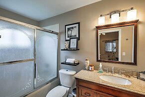 Lakefront Brandon Home w/ Patio & Screened Lanai!