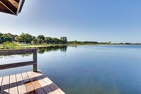Lakefront Tavares Home w/ Deck, Patio & Dock!