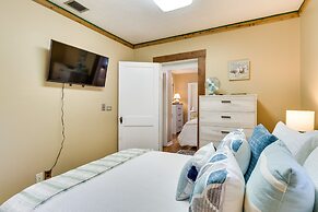 Lakefront Tavares Home w/ Deck, Patio & Dock!