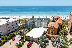 Lovely Indian Shores Condo w/ Beach Access!