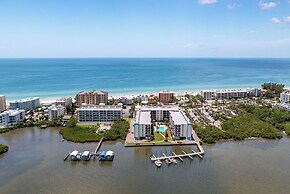 Lovely Indian Shores Condo w/ Beach Access!
