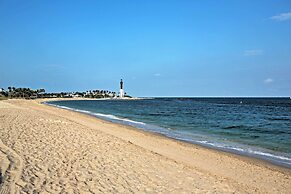 Walk to Private Beach: Poolside Oasis in Pompano