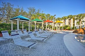 Resort-style Condo w/ Pool: 6 Mi to Magic Kingdom