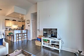 Resort-style Condo w/ Pool: 6 Mi to Magic Kingdom