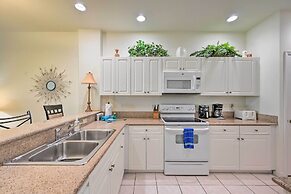 Naples Condo w/ Golf View & Resort-style Amenities