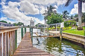 Newly Renovated Tropical Getaway in Cape Coral!