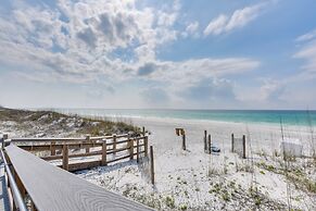 Miramar Beach Retreat w/ Pool Access & Fireplace!