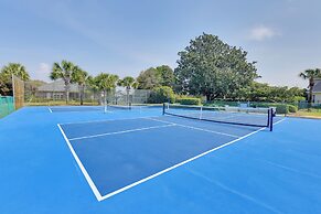 Miramar Beach Retreat w/ Pool Access & Fireplace!
