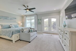 Miramar Beach Retreat w/ Pool Access & Fireplace!