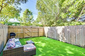 Opa-locka Townhome, 15 Mi to Miami Beach!