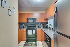 Opa-locka Townhome, 15 Mi to Miami Beach!