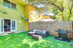 Opa-locka Townhome, 15 Mi to Miami Beach!