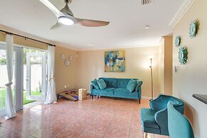 Opa-locka Townhome, 15 Mi to Miami Beach!