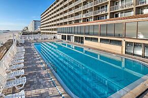 Oceanfront Daytona Beach Studio w/ Balcony!
