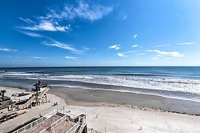 Oceanfront Daytona Beach Studio w/ Balcony!