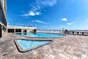 Oceanfront Daytona Beach Studio w/ Balcony!