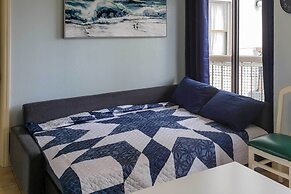 Orlando Condo w/ Balcony: 1.3 Miles to Universal!