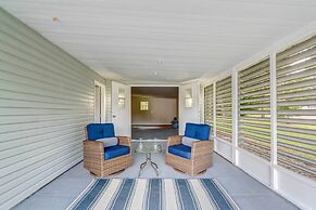 Peaceful Lady Lake Home w/ Screened-in Porch!