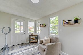 Peaceful Lady Lake Home w/ Screened-in Porch!