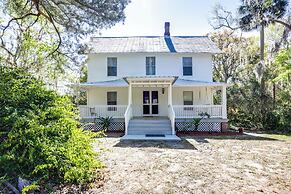 Peaceful Pomona Park Home: 1 Mi to Lake Broward!