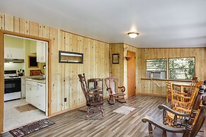 Peaceful Pomona Park Home: 1 Mi to Lake Broward!