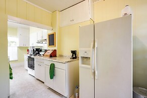 Peaceful Pomona Park Home: 1 Mi to Lake Broward!