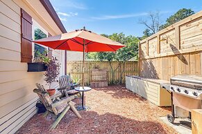 Pensacola Studio Bungalow < 1 Mi to Bayview Park!