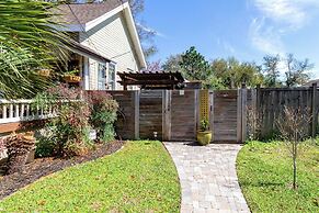 Pensacola Studio Bungalow < 1 Mi to Bayview Park!