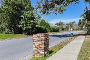 Pensacola Studio Bungalow < 1 Mi to Bayview Park!