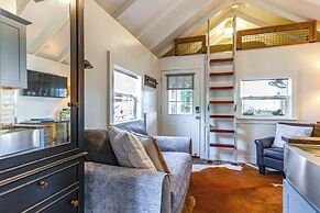 Pensacola Studio Bungalow < 1 Mi to Bayview Park!