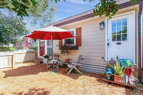 Pensacola Studio Bungalow < 1 Mi to Bayview Park!