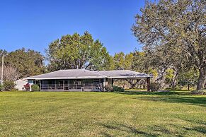Cozy Frostproof Escape w/ Private Hot Tub!