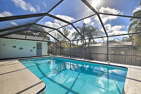 Near Beaches & Dining: Palm Harbor Gem w/ Pool