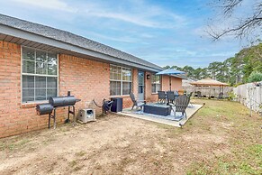 Pensacola Home w/ Private Backyard & Fire Pit