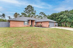 Pensacola Home w/ Private Backyard & Fire Pit