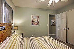 Pet-friendly Daytona Beach Home, Walk to the Ocean