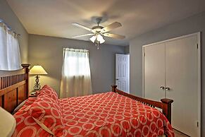 Pet-friendly Daytona Beach Home, Walk to the Ocean