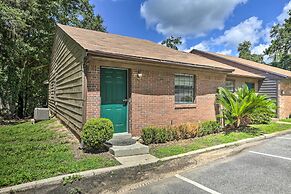 Quaint Tallahassee Townhome ~ 2 Mi to Fsu!