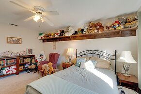 Heated Pool + Chef's Kitchen: Port Charlotte Home!