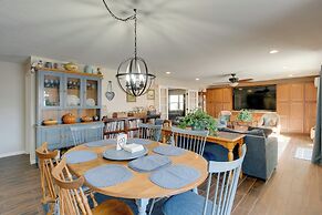 Heated Pool + Chef's Kitchen: Port Charlotte Home!