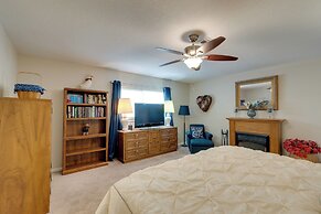 Heated Pool + Chef's Kitchen: Port Charlotte Home!