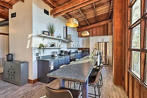 Fort White Retreat: Deck & River Access!