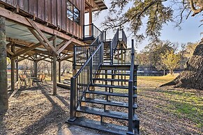 Fort White Retreat: Deck & River Access!