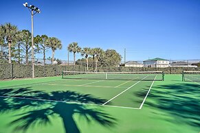 Poinciana Condo w/ Balcony & Resort Amenities