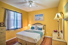 Poinciana Condo w/ Balcony & Resort Amenities