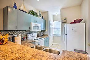 Poinciana Condo w/ Balcony & Resort Amenities