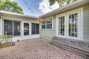1 Mi to Lake Dora: Cottage w/ Shared Yard & Patio!